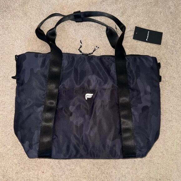 New Fabletics The Everyday Tote Black Tactical Camo O/S - Picture 2 of 8